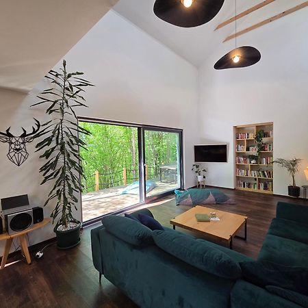 Tree Elements Treehouse Retreat Apartment สลูน ภายนอก รูปภาพ