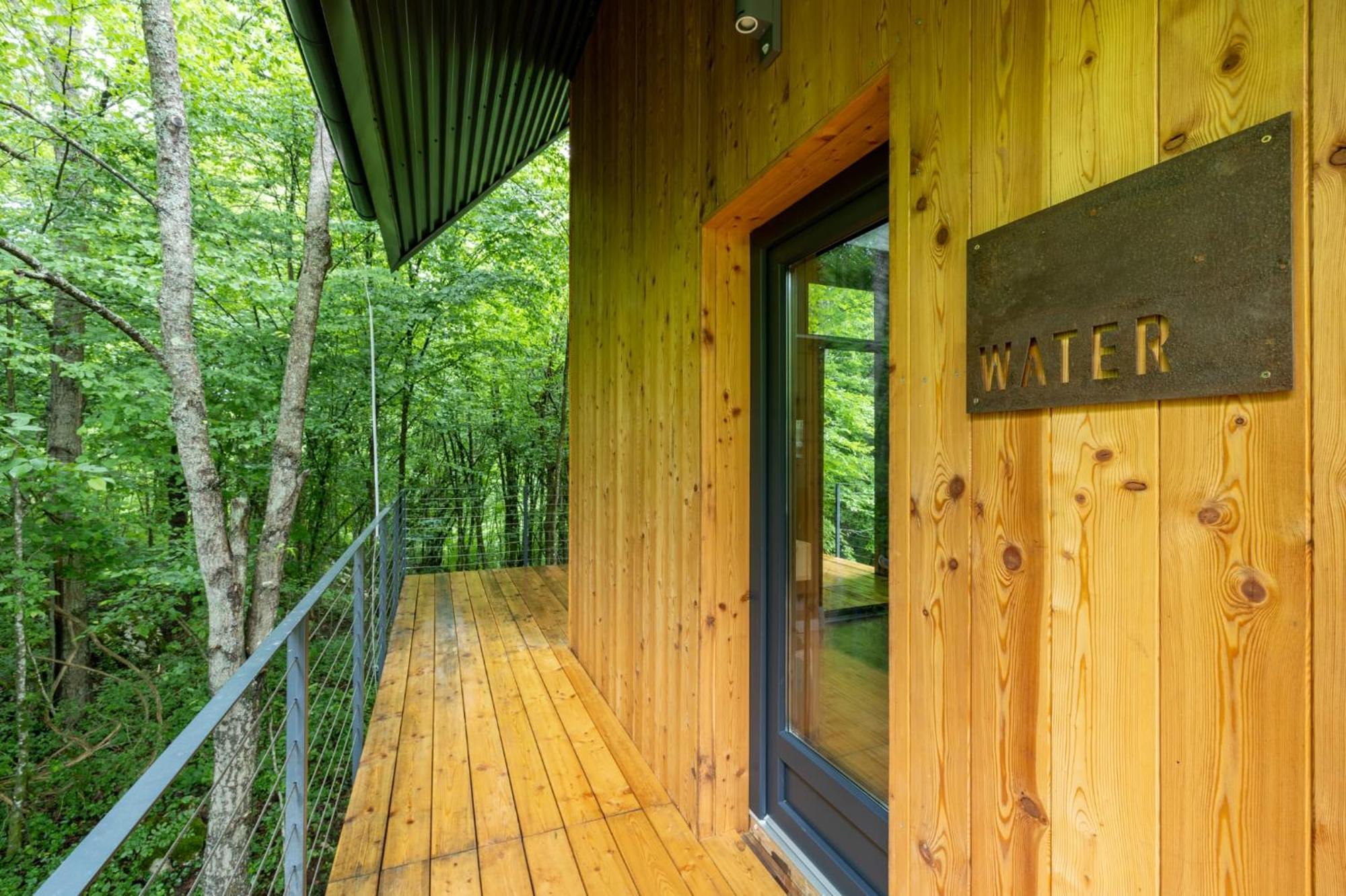 Tree Elements Treehouse Retreat Apartment สลูน ห้อง รูปภาพ