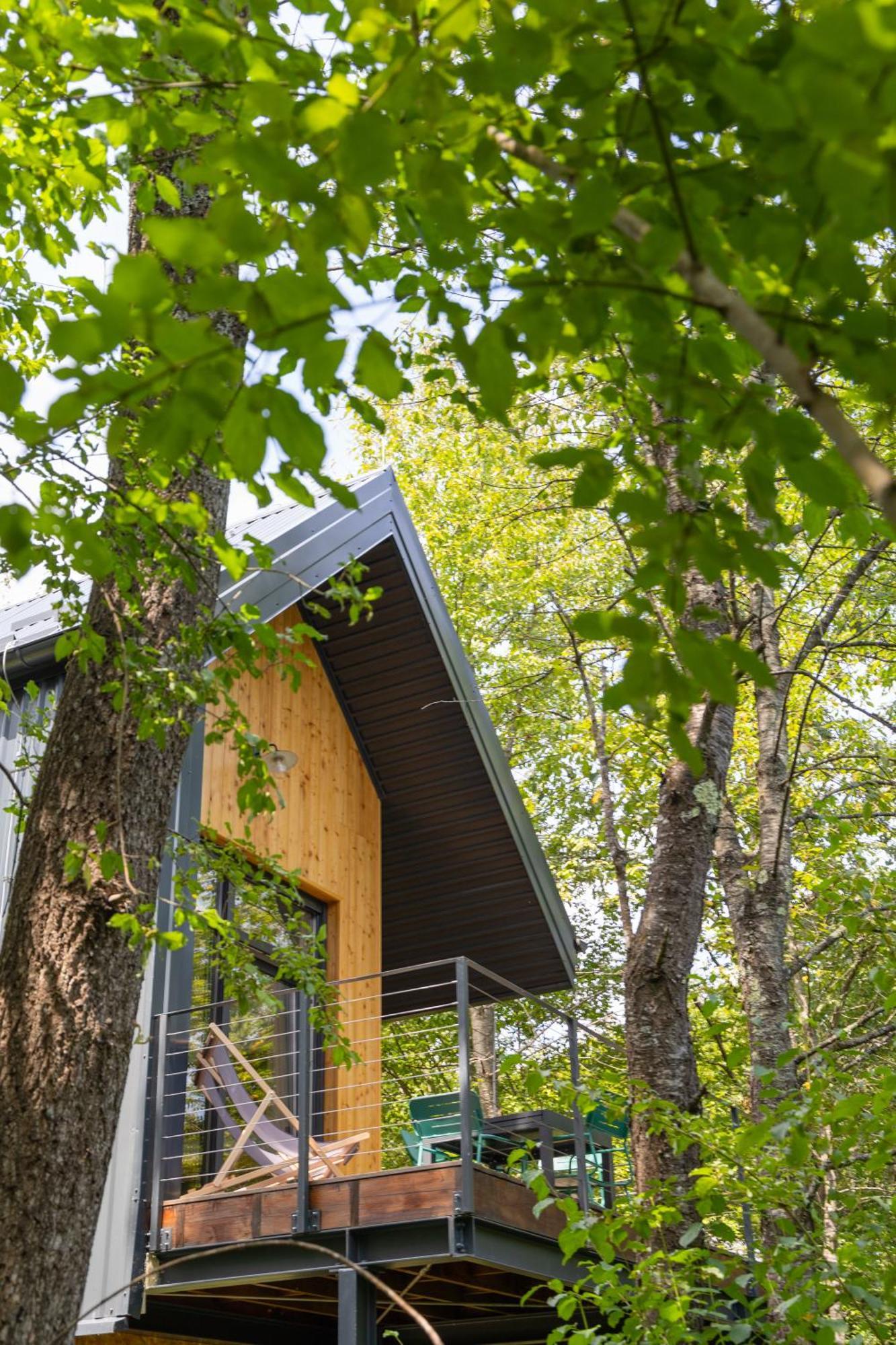 Tree Elements Treehouse Retreat Apartment สลูน ห้อง รูปภาพ