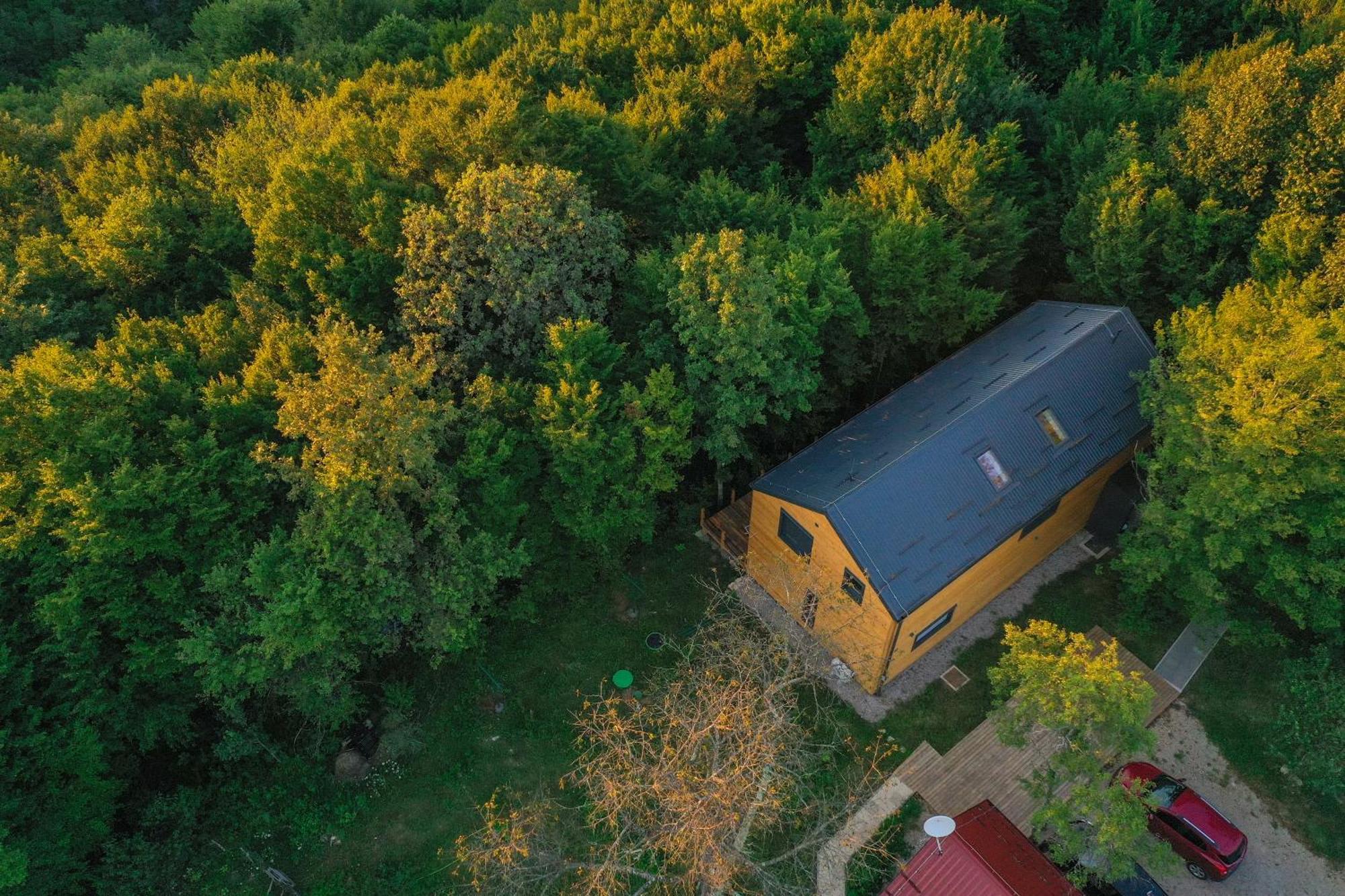 Tree Elements Treehouse Retreat Apartment สลูน ห้อง รูปภาพ