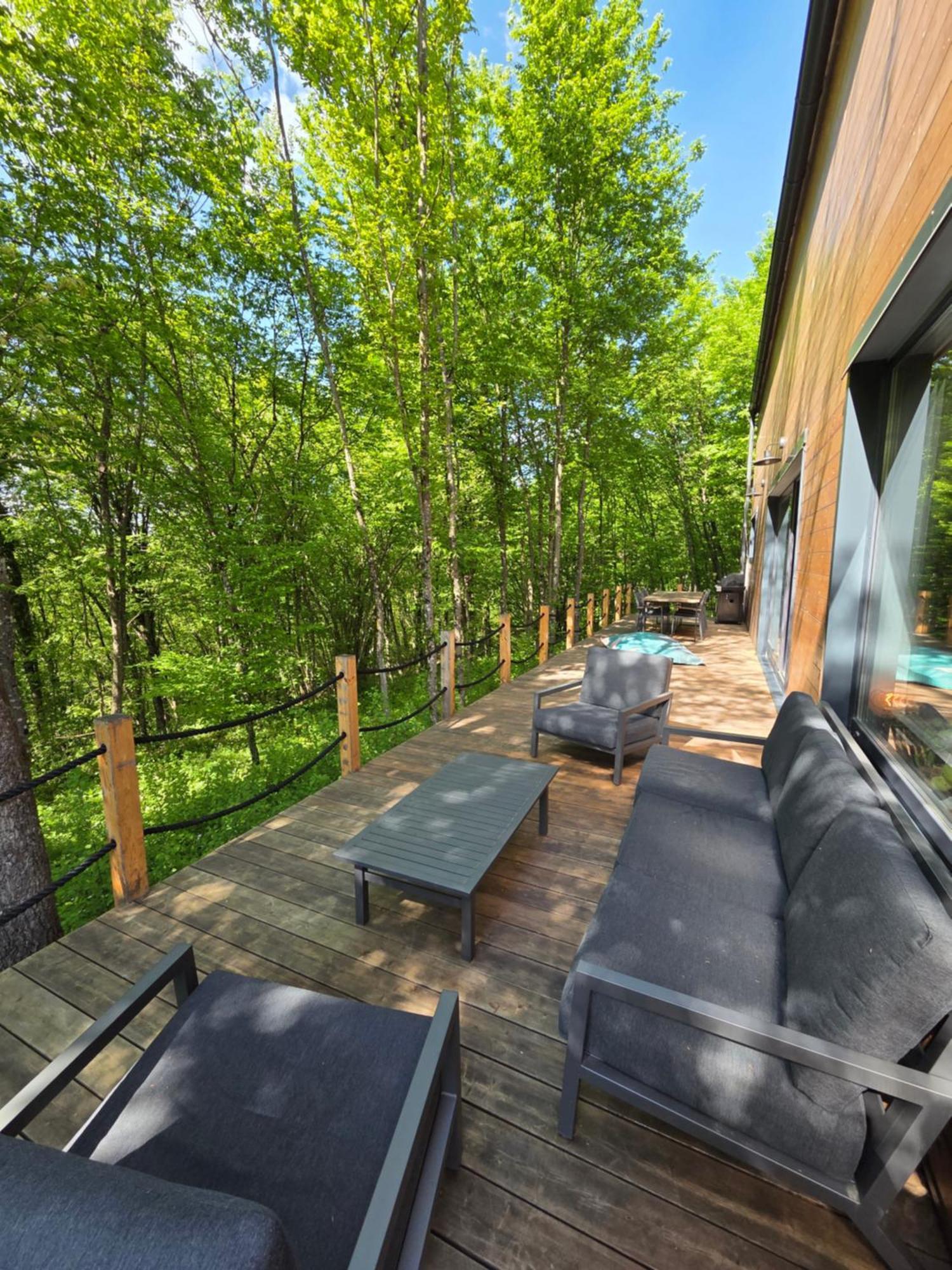 Tree Elements Treehouse Retreat Apartment สลูน ภายนอก รูปภาพ