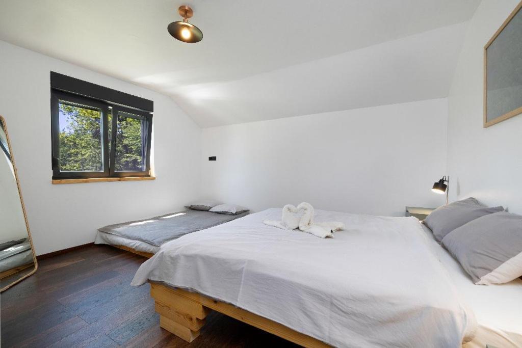 Tree Elements Treehouse Retreat Apartment สลูน ห้อง รูปภาพ