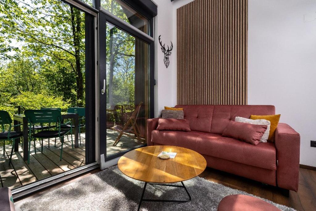 Tree Elements Treehouse Retreat Apartment สลูน ภายนอก รูปภาพ
