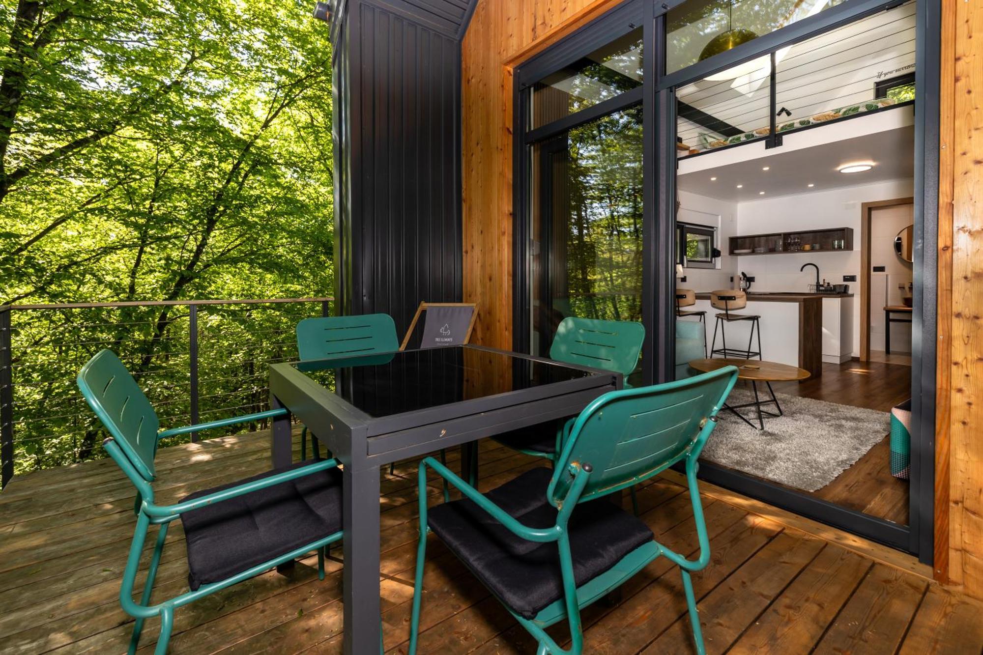 Tree Elements Treehouse Retreat Apartment สลูน ห้อง รูปภาพ