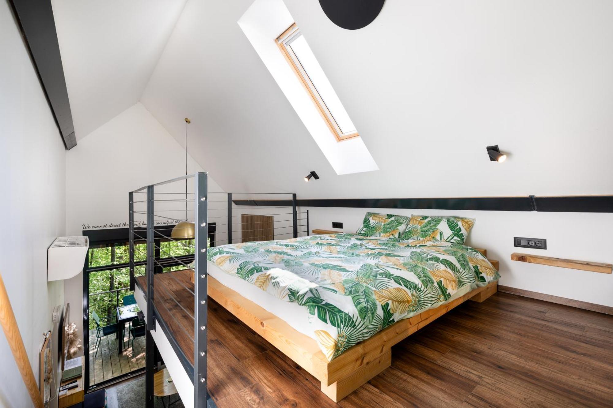 Tree Elements Treehouse Retreat Apartment สลูน ภายนอก รูปภาพ
