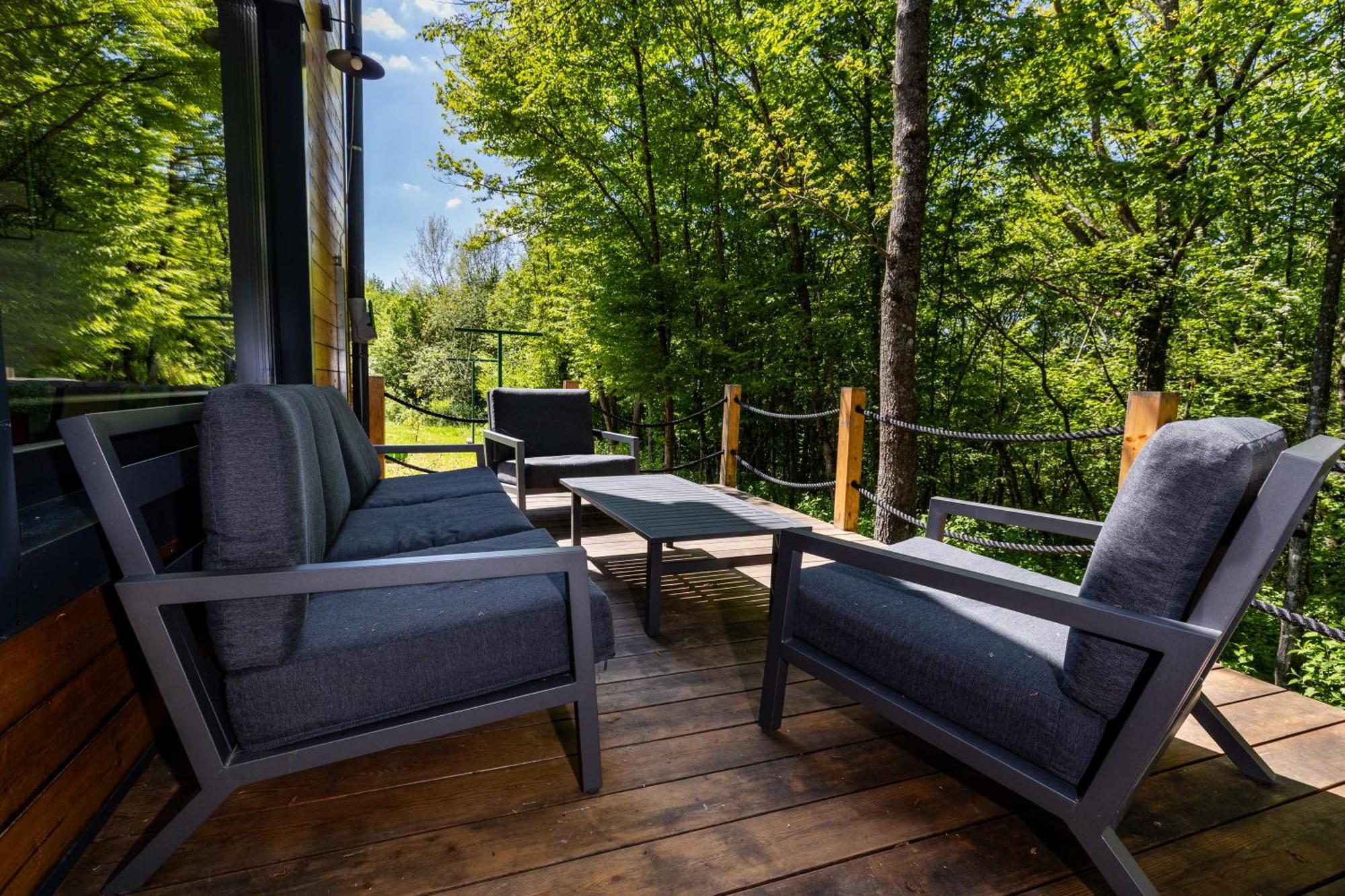 Tree Elements Treehouse Retreat Apartment สลูน ภายนอก รูปภาพ