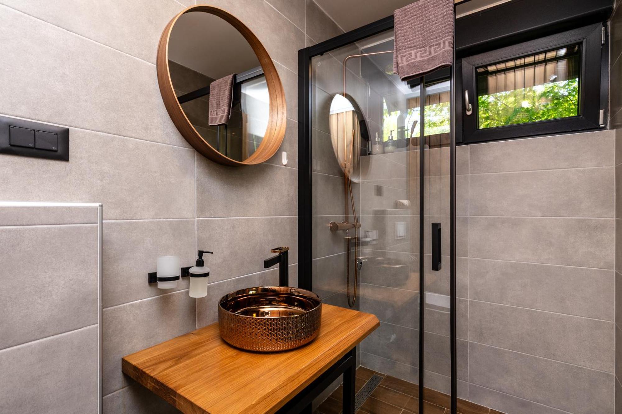 Tree Elements Treehouse Retreat Apartment สลูน ภายนอก รูปภาพ