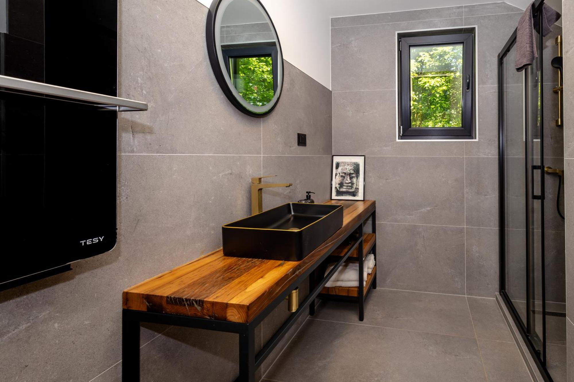 Tree Elements Treehouse Retreat Apartment สลูน ภายนอก รูปภาพ